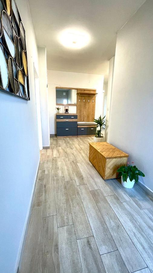 Apartment For 6 + Free Parking Place 扎达尔 外观 照片