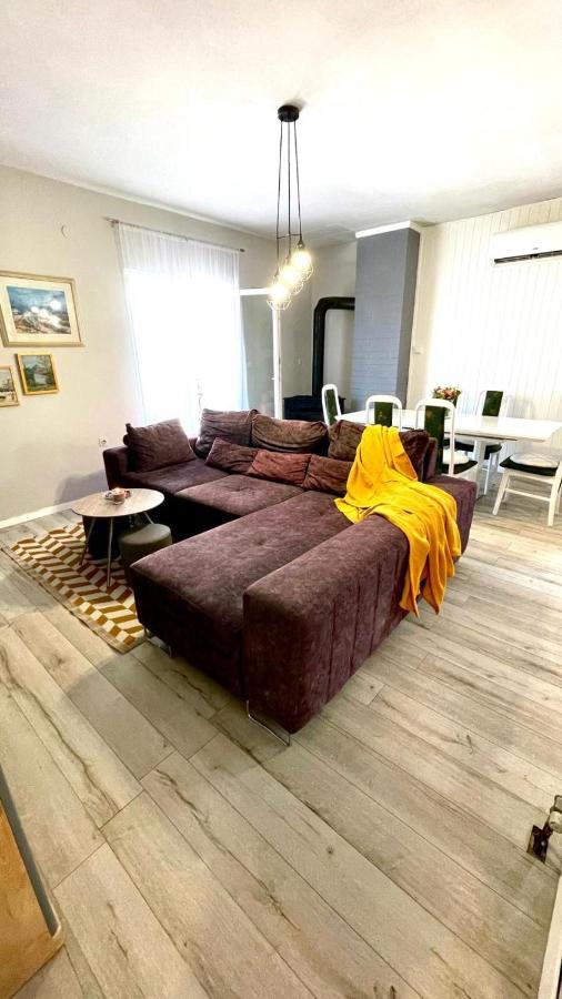 Apartment For 6 + Free Parking Place 扎达尔 外观 照片