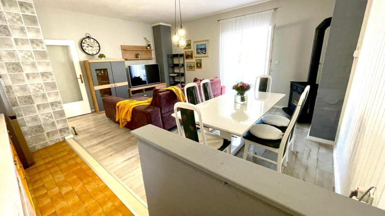 Apartment For 6 + Free Parking Place 扎达尔 外观 照片